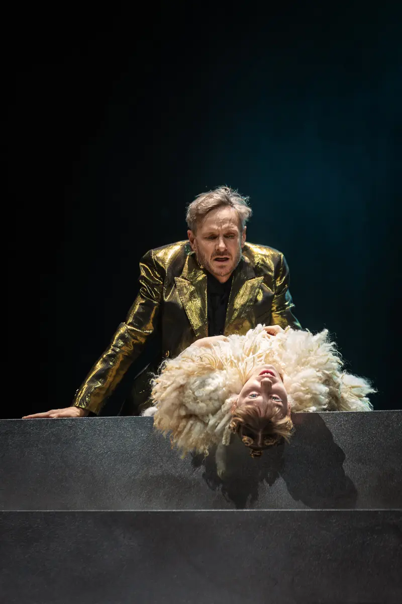 Intense Hamlet Staging at Theater in der Josefstadt with Claudius von Stolzmann