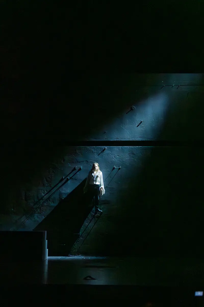 Hamlet Staging at Theater in der Josefstadt with Dramatic Stage Lighting
