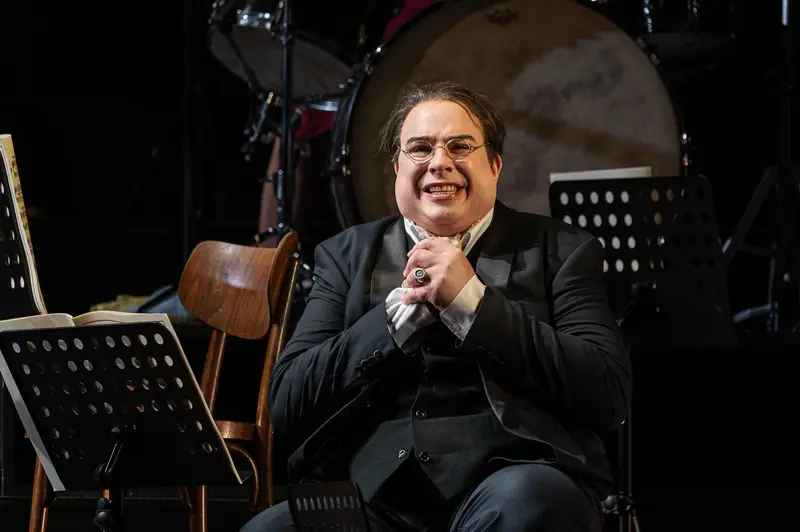 Robert Joseph Bartl as Franz Werfel in Zemlinsky Photo Rehearsal, Vienna 2026