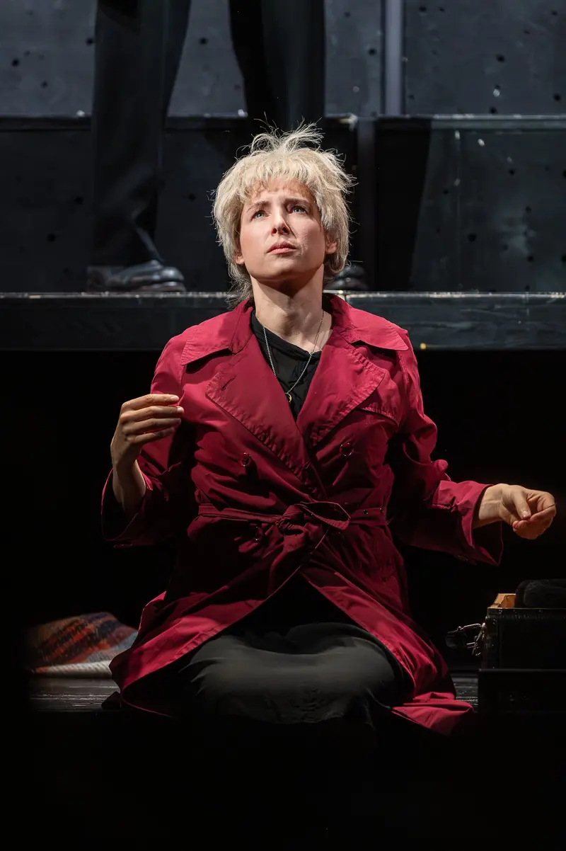 Martina Ebm as Louise Sachsel-Zemlinsky in Theater in der Josefstadt Production