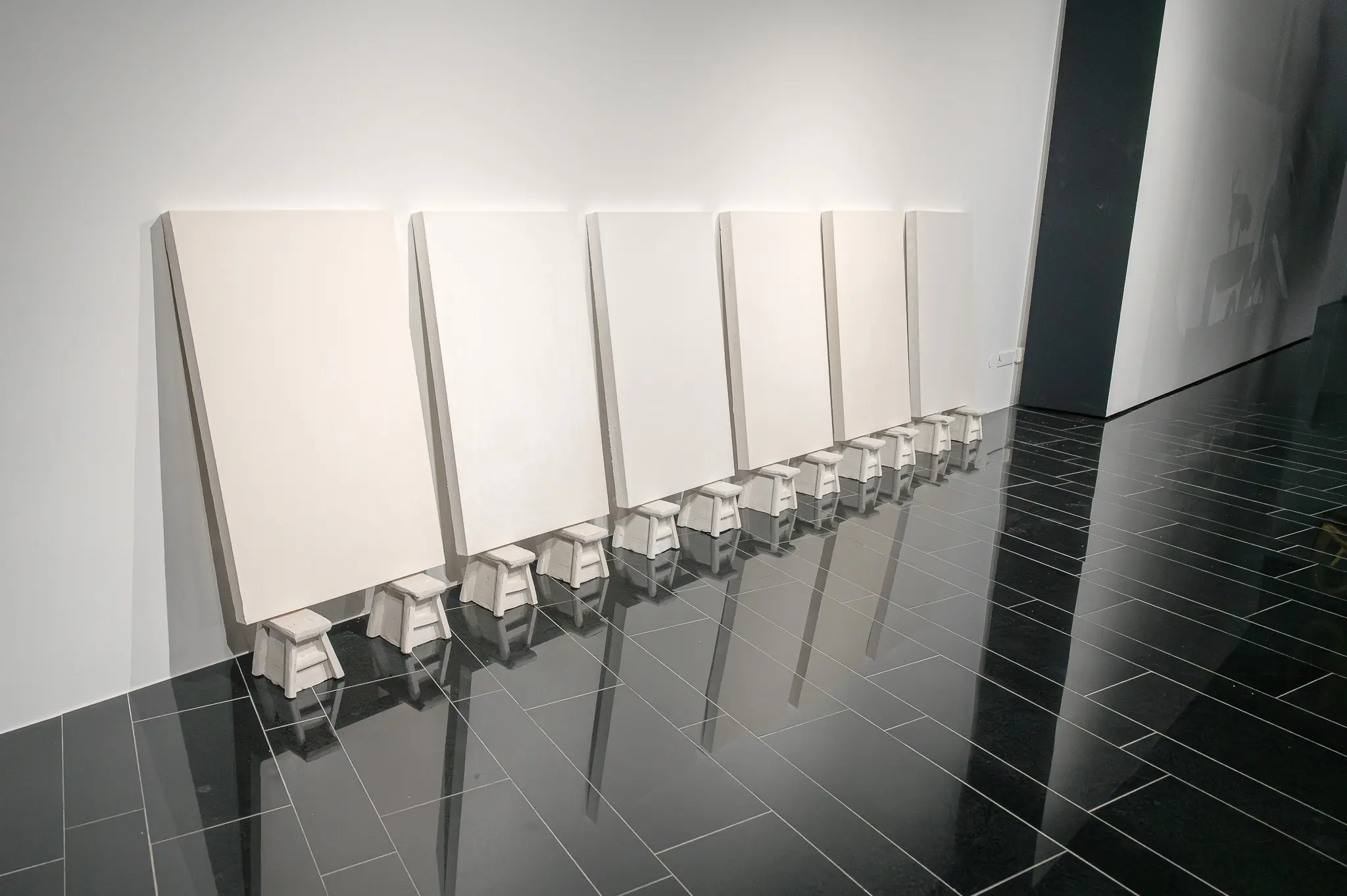 Emma Hummerhielm Carlén's "By the Wall" Installation at STRABAG ART Site Vienna