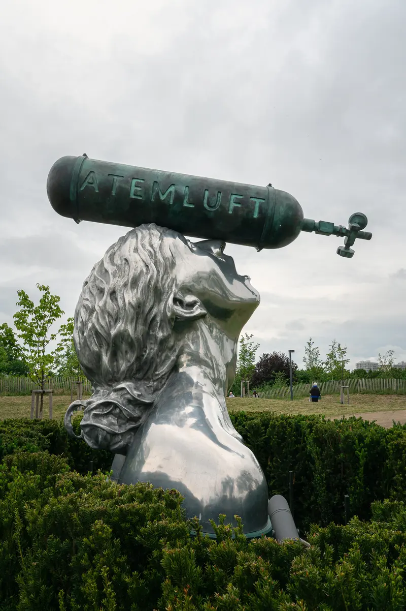 "Atemluft" by Xenia Hausner at Bank Austria Park, Vienna