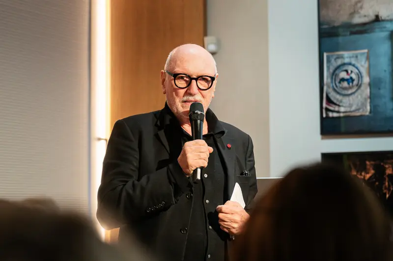 Lois Lammerhuber Speaking at Don McCullin Event, Leica Gallery Vienna