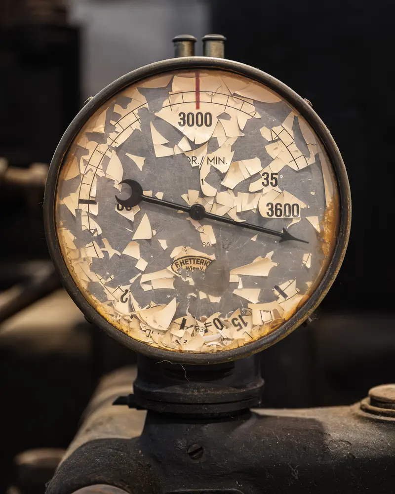 Historic Hetterich Vienna tachometer on machinery at Glanzstoff St. Pölten Open House 2026